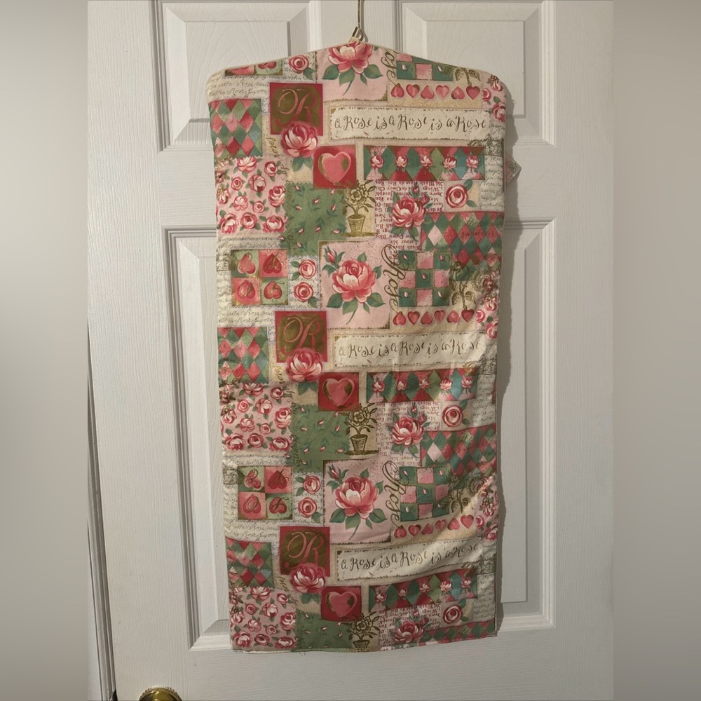 Floral Patchwork Cosmetic Bag Organizer in Pink and Green